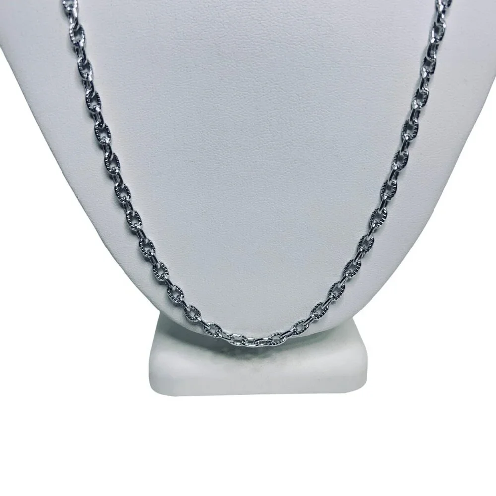 Light Weight Textured Silver Tone Cable Chain Necklace (5815) - Picture 3 of 5